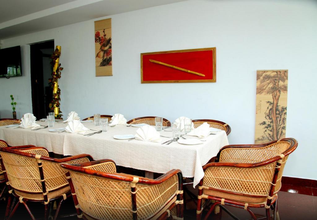 Aquarock Hotel Kazhakuttam Buitenkant foto