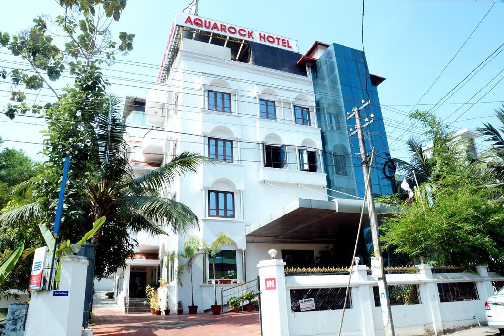 Aquarock Hotel Kazhakuttam Buitenkant foto